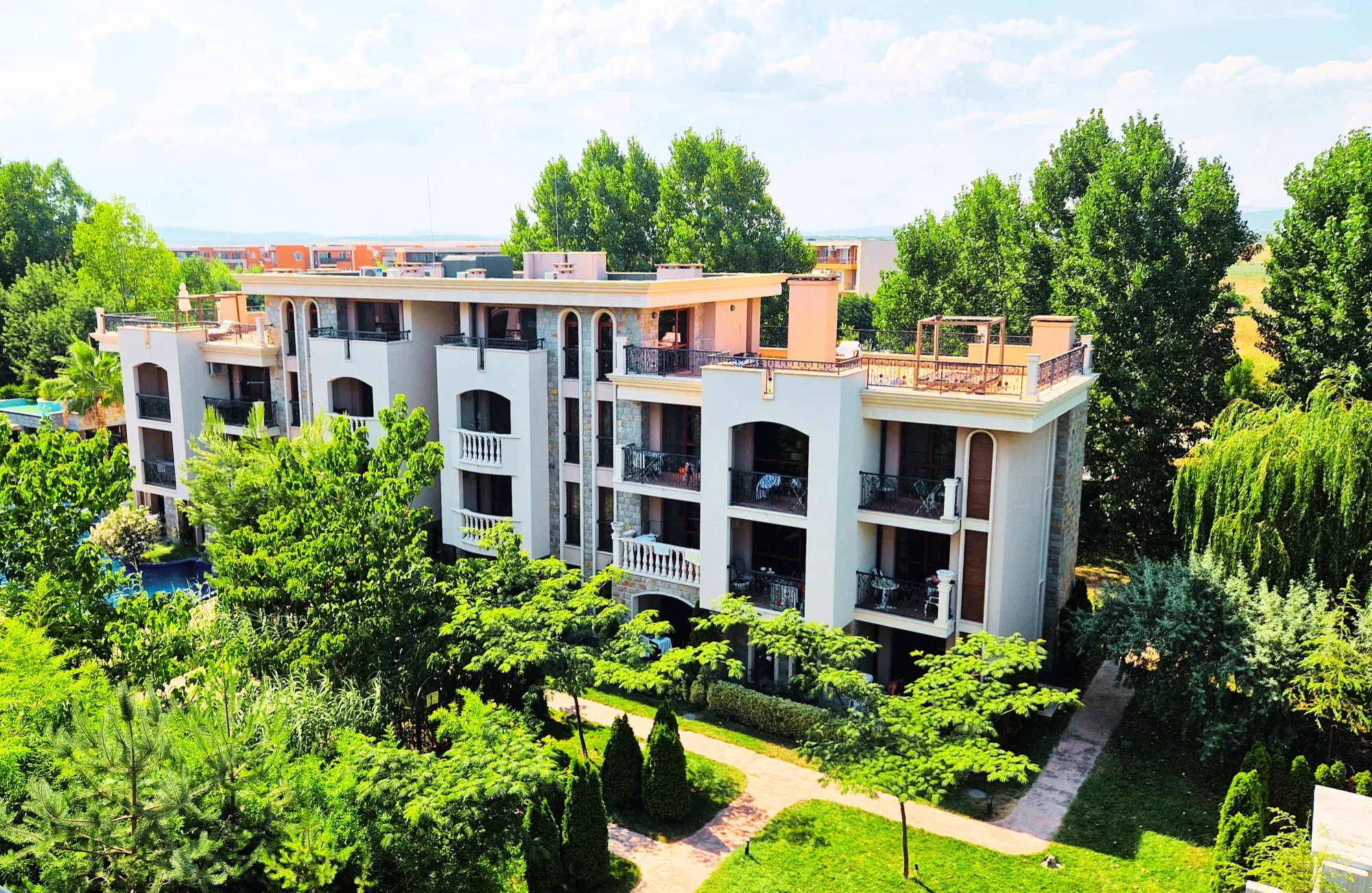 Studio Apartment — 33 m² 6