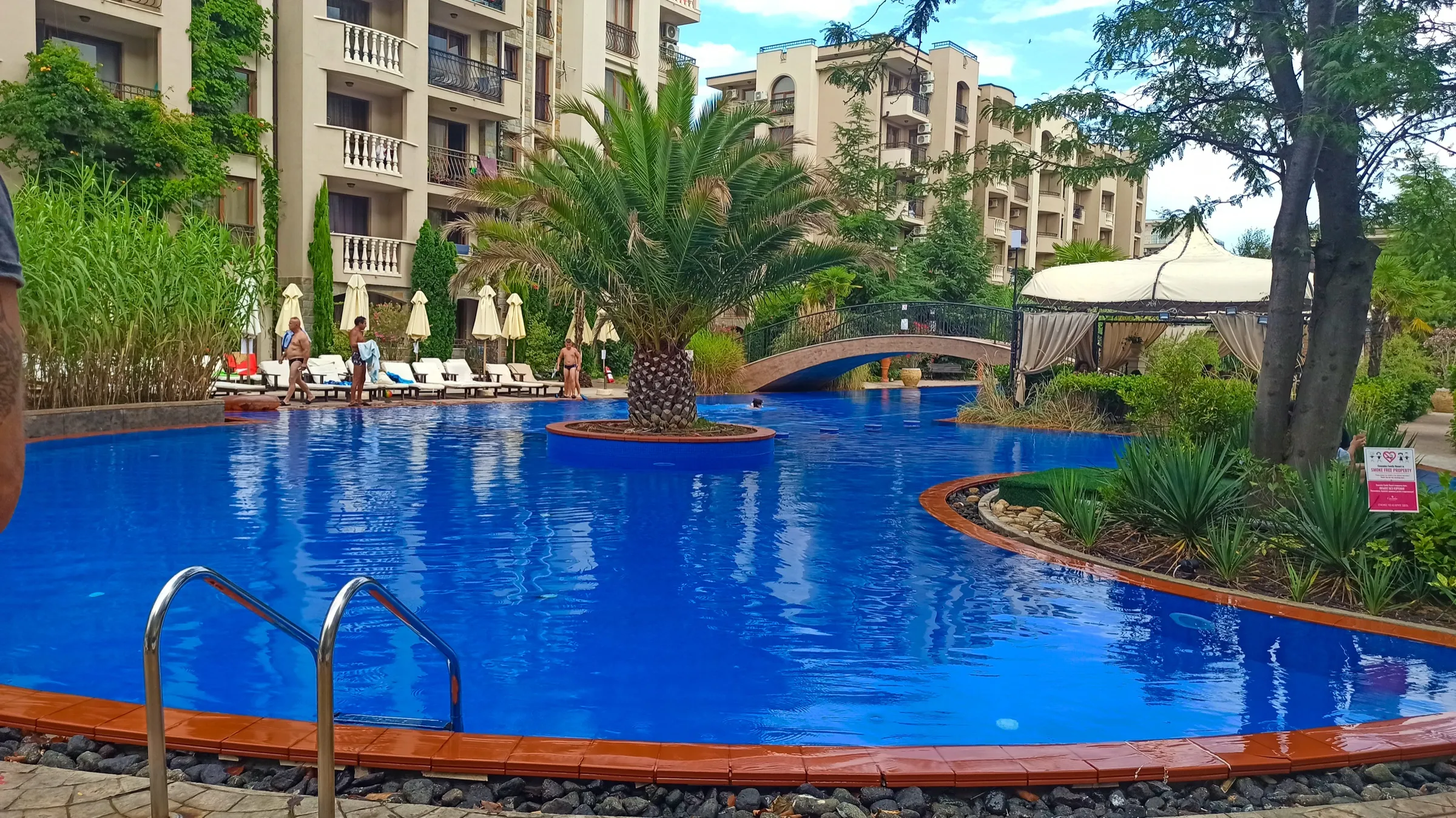 11 swimming pools