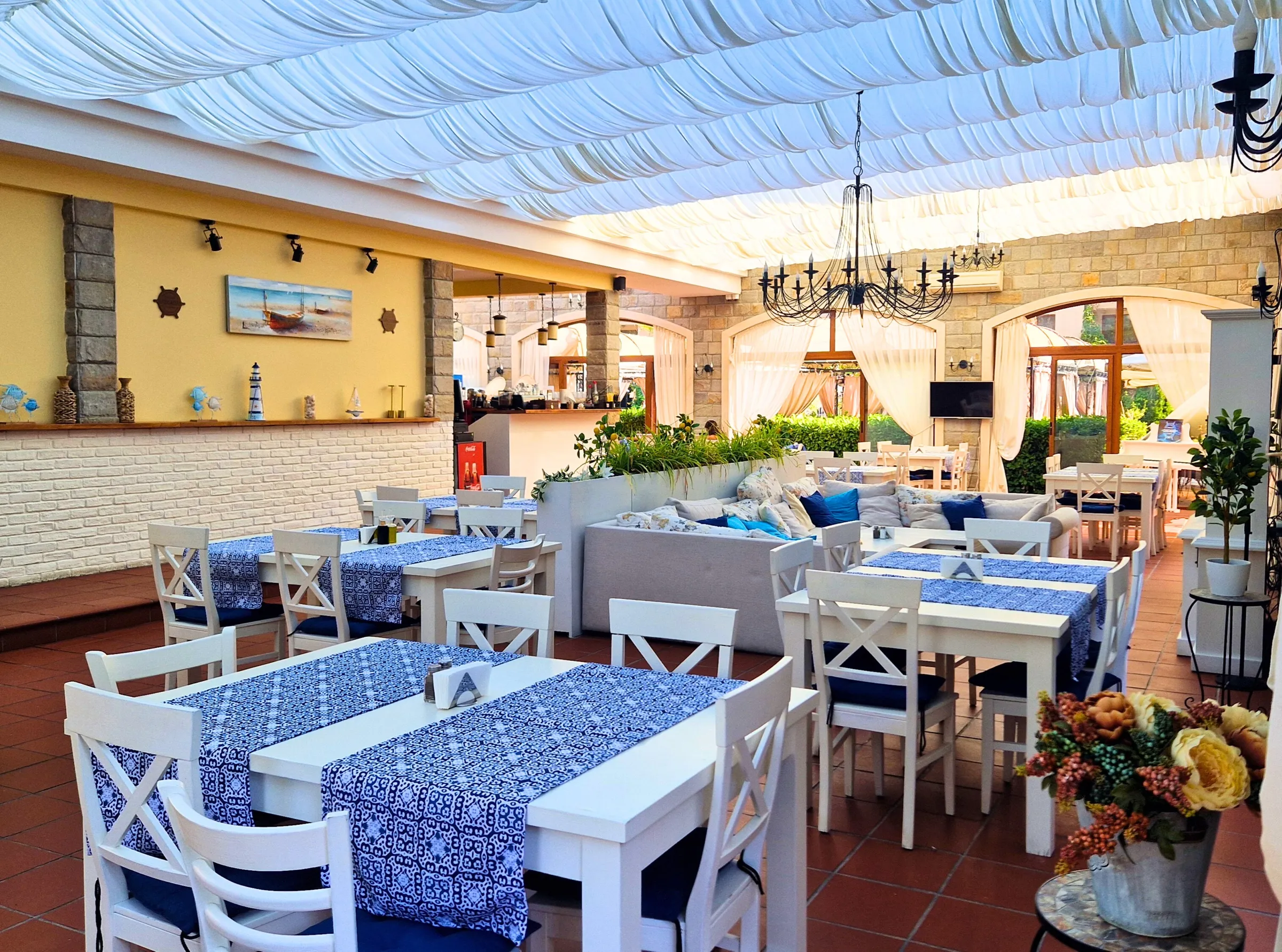 5 restaurants & bars